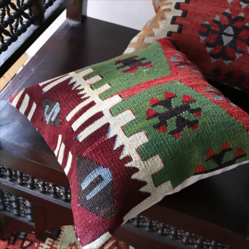 オールドキリム クッションカバートルコ南部アダナ地方 チフカナットキリム |  | 04