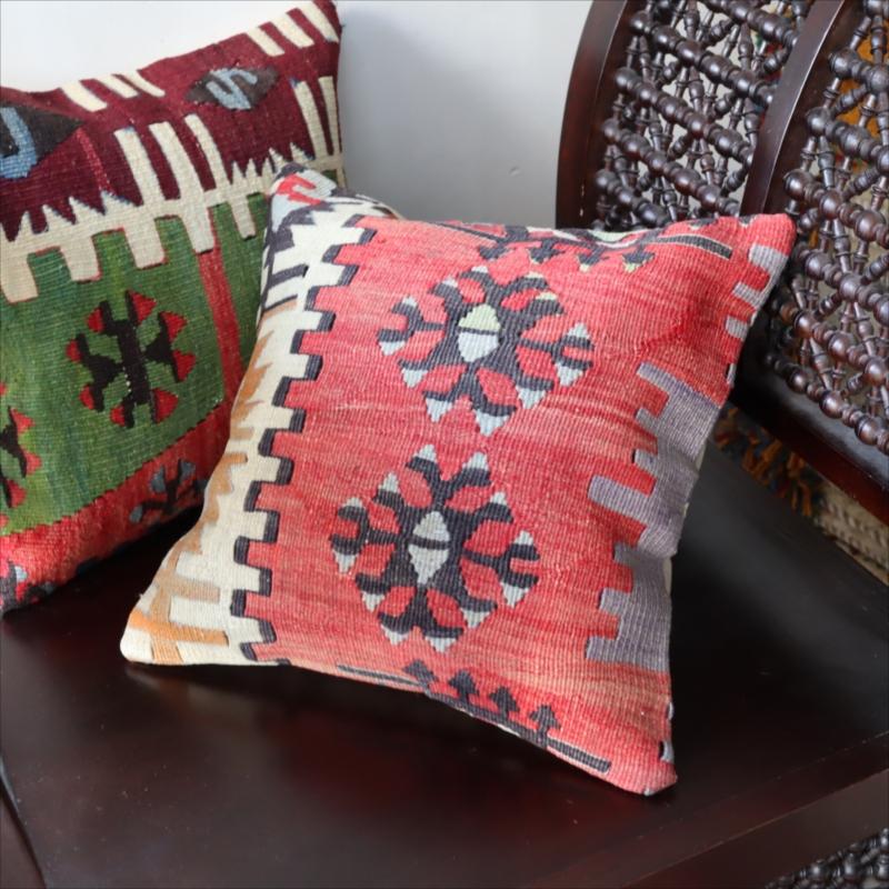 オールドキリム クッションカバートルコ南部アダナ地方 チフカナットキリム |  | 01