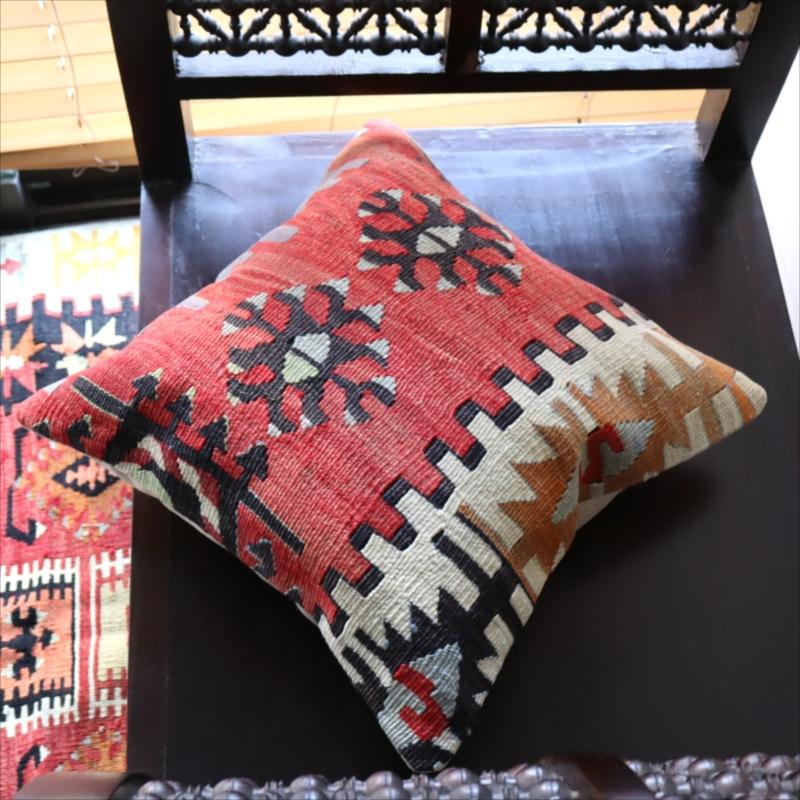 オールドキリム クッションカバートルコ南部アダナ地方 チフカナットキリム |  | 02