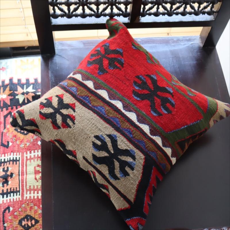 オールドキリム クッションカバーシワス地方 チフカナットキリム |  | 01