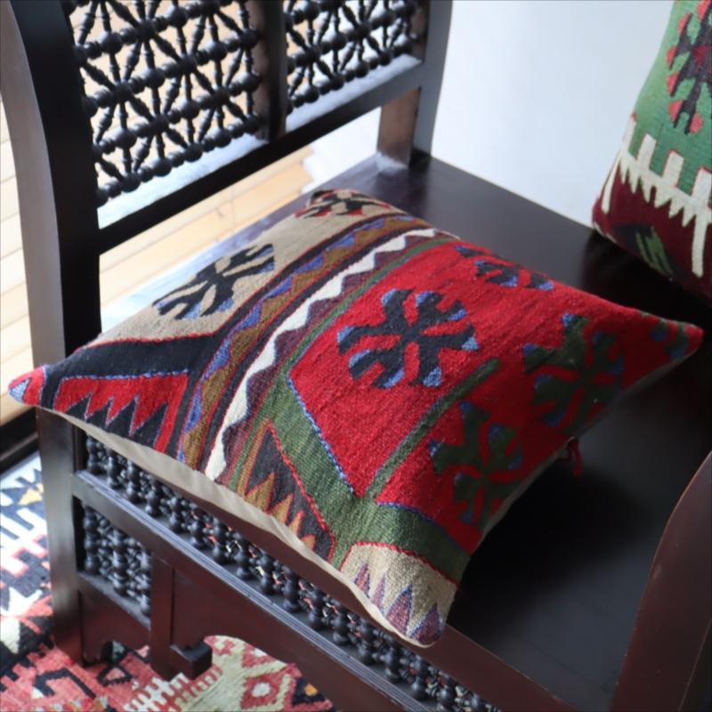 オールドキリム クッションカバーシワス地方 チフカナットキリム |  | 02