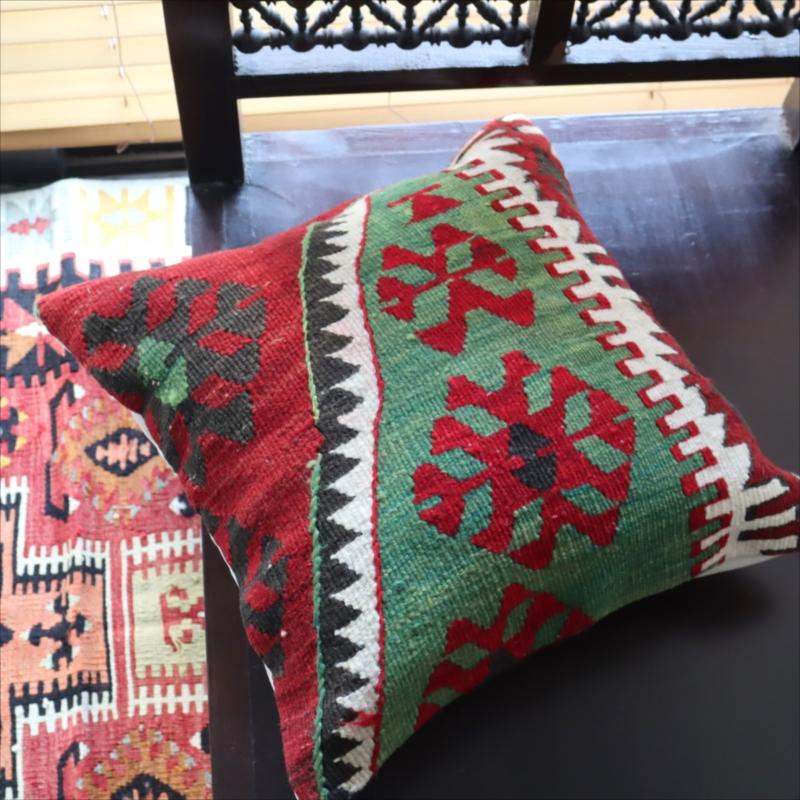 オールドキリム クッションカバーマラテヤ チフカナットキリム |  | 02