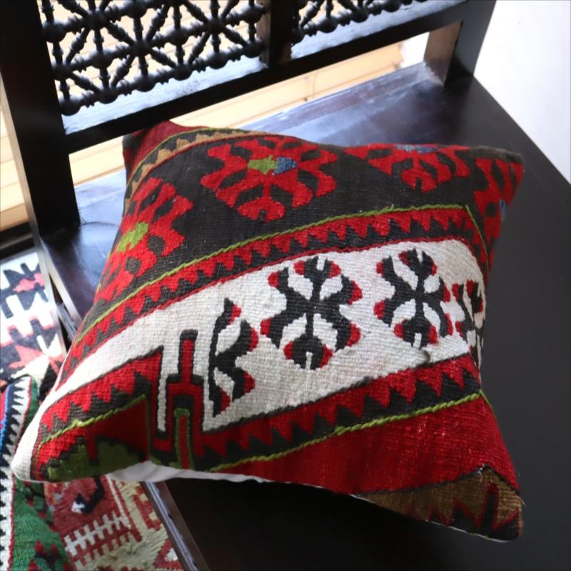 オールドキリム クッションカバーマラテヤ チフカナットキリム |  | 03