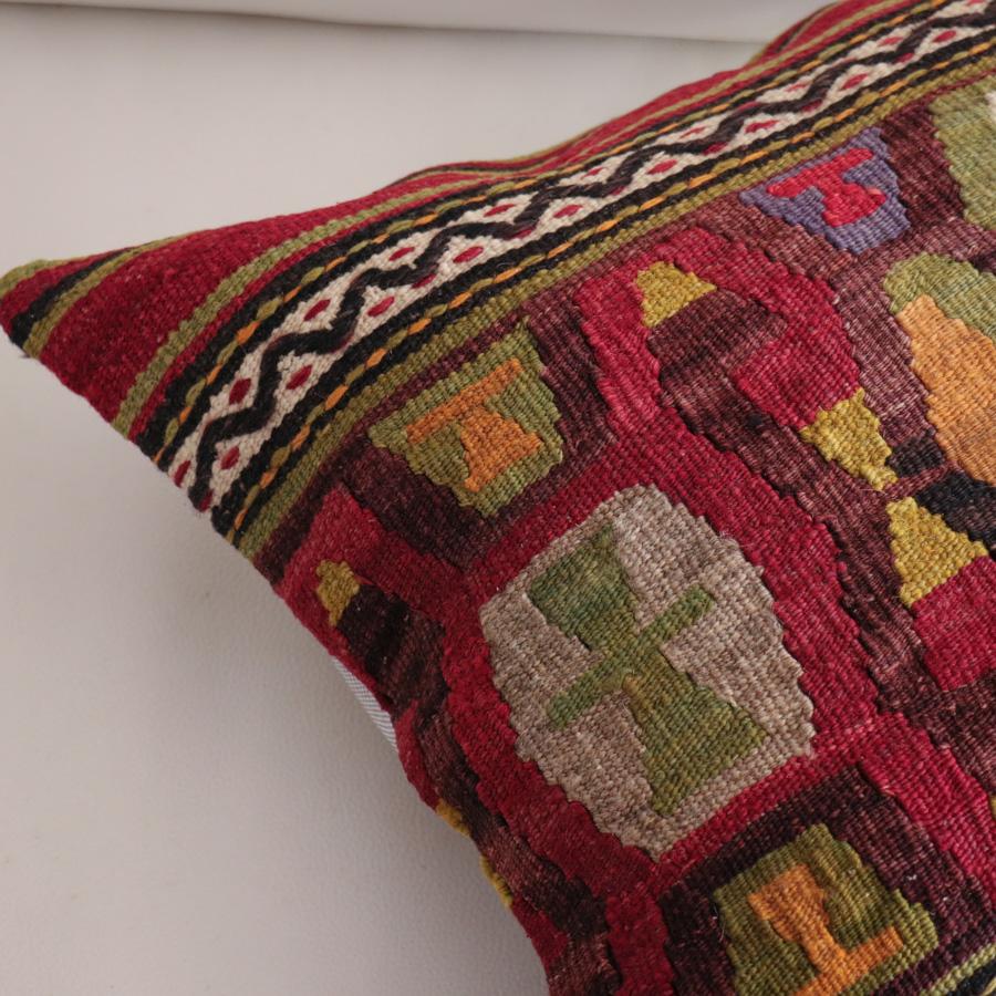 オールドキリム クッションカバー 40cm角 40×40cm アフィヨン　雄羊の角コチボユヌズ |  | 01