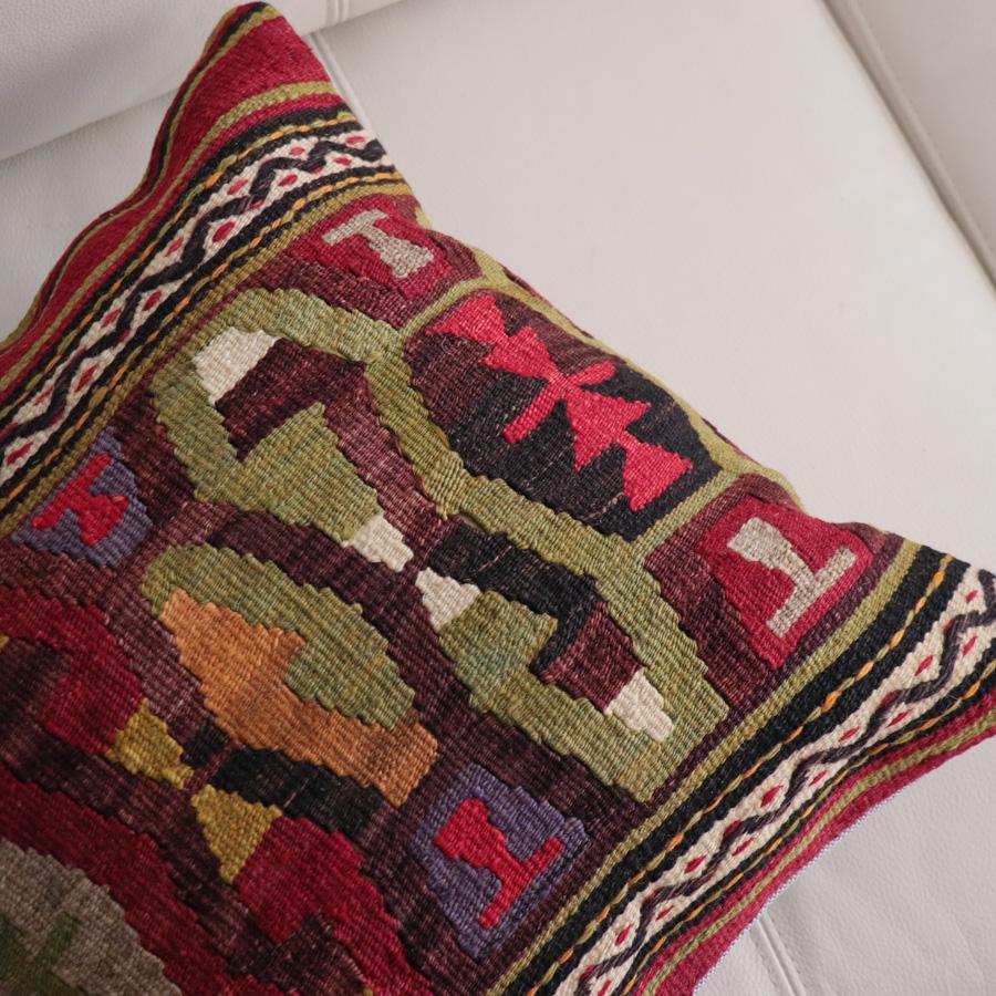 オールドキリム クッションカバー 40cm角 40×40cm アフィヨン　雄羊の角コチボユヌズ |  | 02