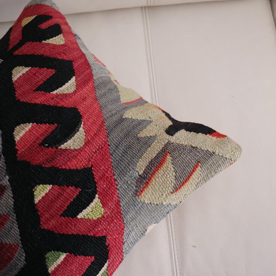 オールドキリム クッションカバー 40cm角 40×40cm エシュメ |  | 02