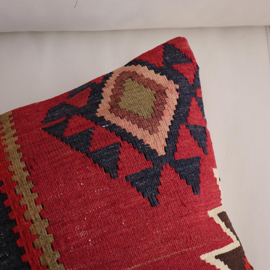 オールドキリム クッションカバー 40cm角 41×41cm クバ　レッド＆ネイビー　コーカサス地方 |  | 01