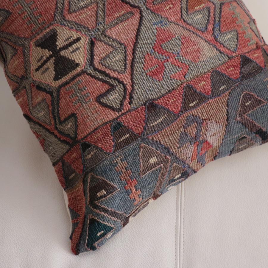 オールドキリム クッションカバー 40cm角 40×40cm ハッキャリ　トルコキリム |  | 02