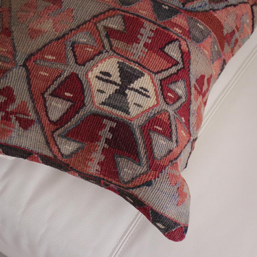 オールドキリム クッションカバー 40cm角 40×40cm ハッキャリ　トルコキリム |  | 01