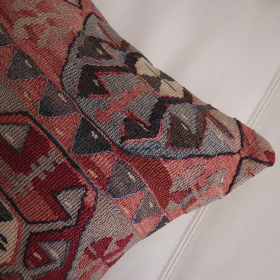 オールドキリム クッションカバー 40cm角 40×40cm ハッキャリ　トルコキリム |  | 03