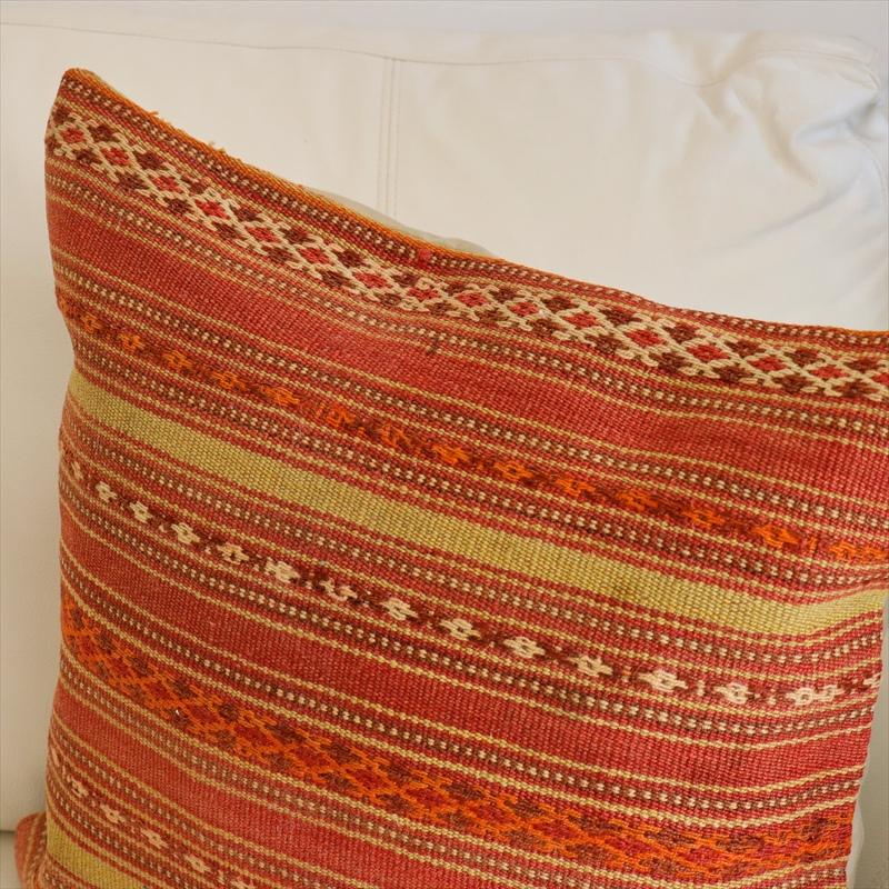 オールドキリムクッションカバー　50cm角サイズストライプ＆ジジムモチーフ |  | 01