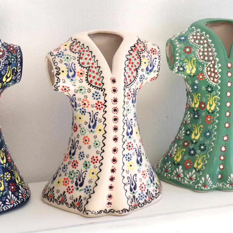 トルコ陶器 伝統衣装カフタン Mサイズ H22×W16×D12cm フラワーデザイン