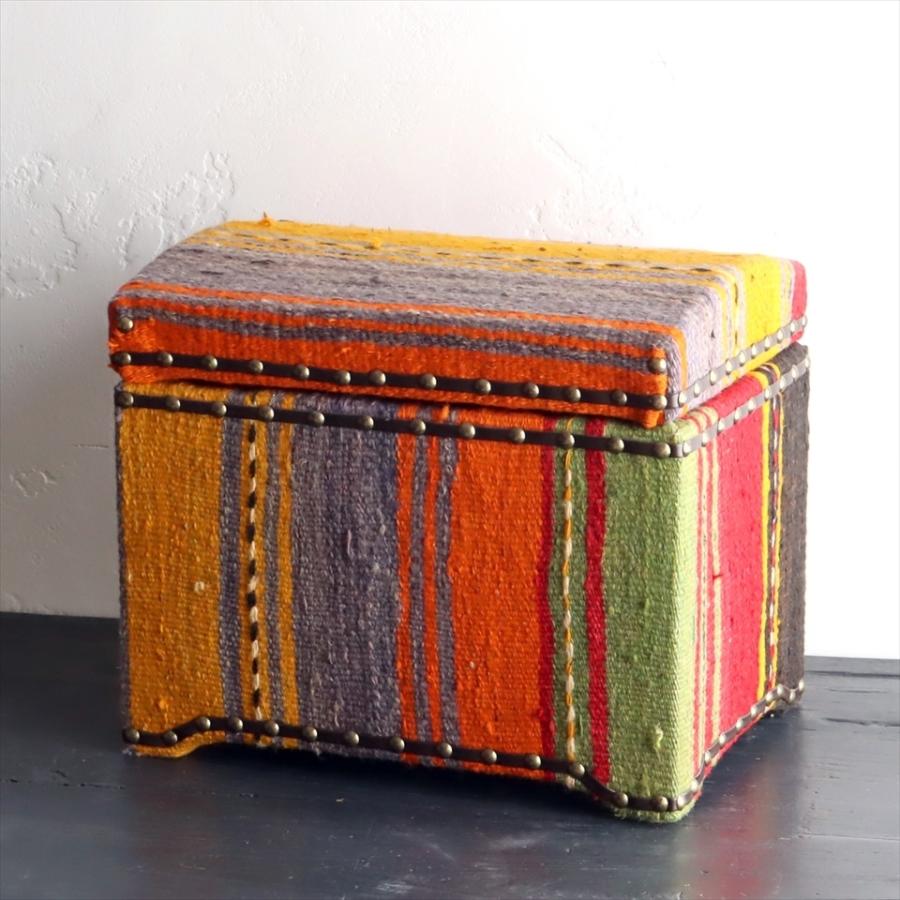 オールドキリム木製家具 宝箱Ｍサイズストライプボーダー W36.5xH31.5xD27cm | ブランド登録なし