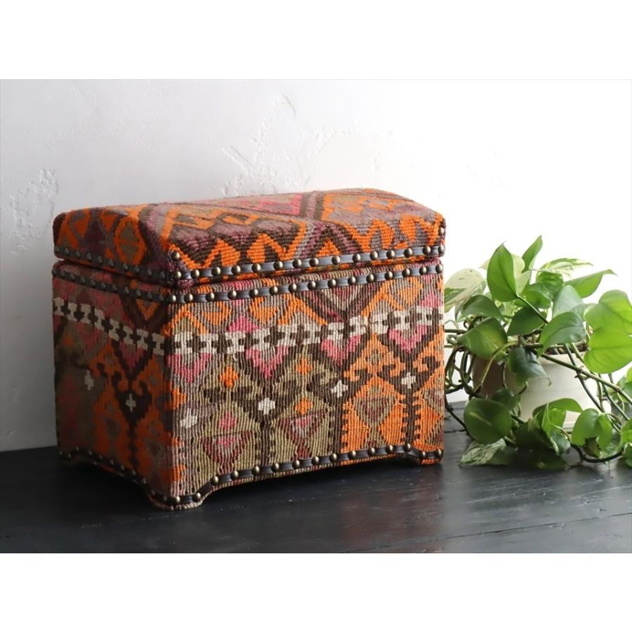 オールドキリム木製家具 宝箱Ｍサイズカルス W36.5xH31xD27cm | ブランド登録なし | 01