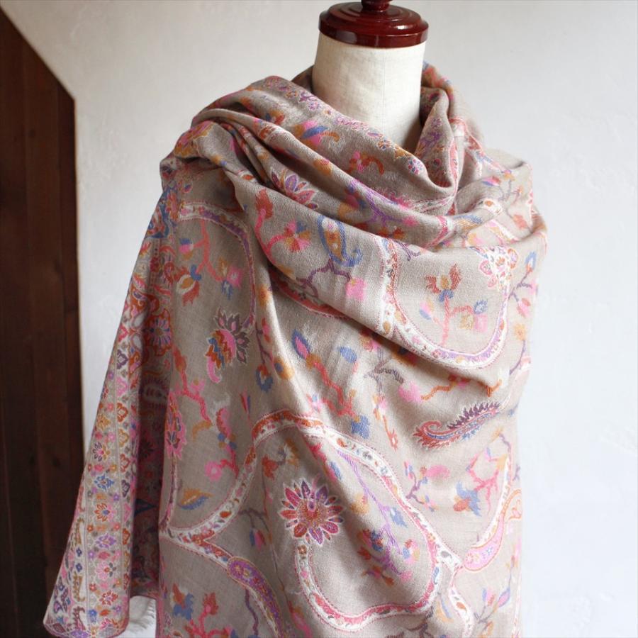 ウールのストール・/大判サイズ 201x106cm ライトブラウン・ペイズリーと花のモチーフ | ブランド登録なし | 03