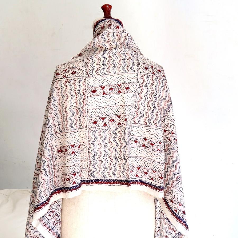ウールストール　カンタデザインショール161x62cm アイボリー　レッド＆ブルーの細かな刺繍 | ブランド登録なし | 08