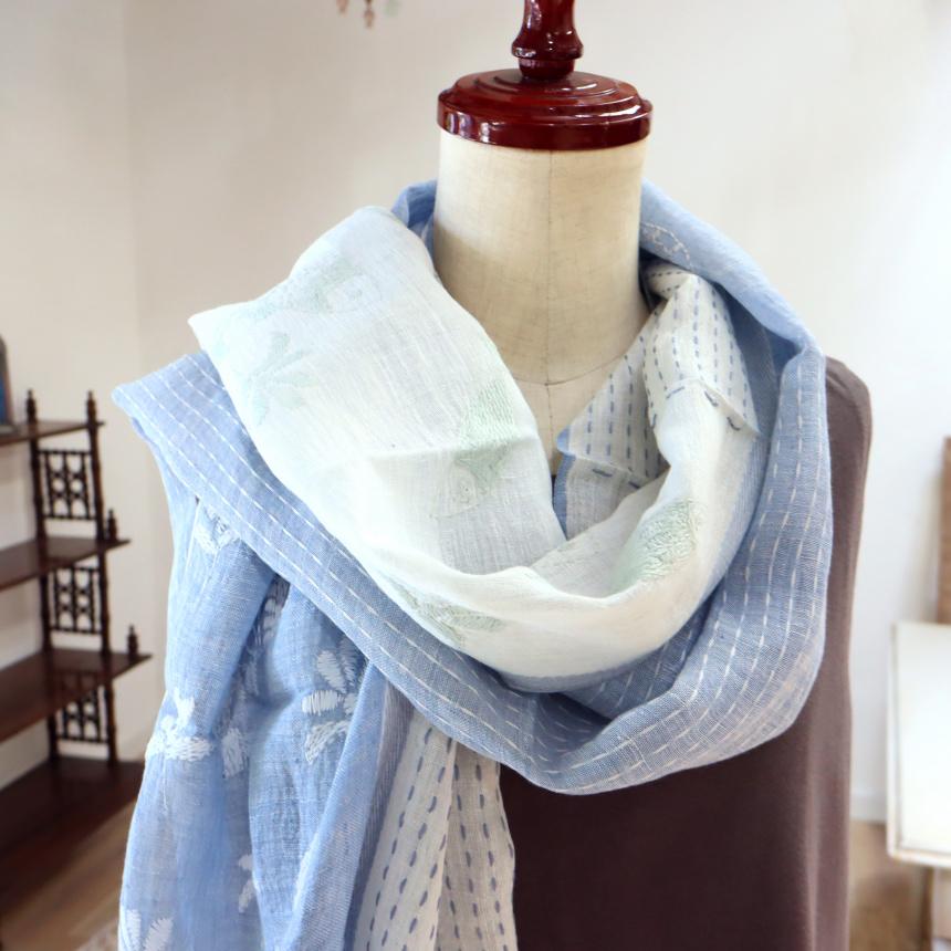 手刺繍 ストール 綿麻混 ブルーｘホワイト バイカラー 魚柄 カディ インド　 | ブランド登録なし