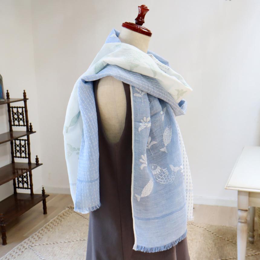手刺繍 ストール 綿麻混 ブルーｘホワイト バイカラー 魚柄 カディ インド　 | ブランド登録なし | 02