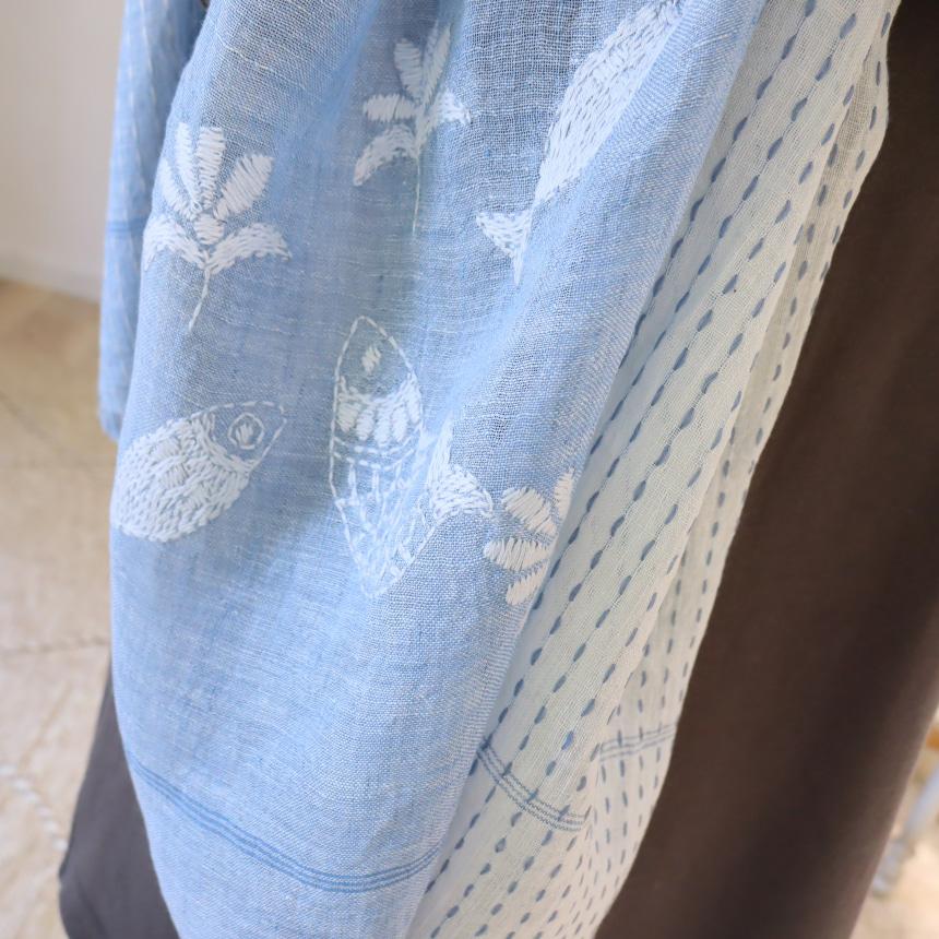 手刺繍 ストール 綿麻混 ブルーｘホワイト バイカラー 魚柄 カディ インド　 | ブランド登録なし | 03