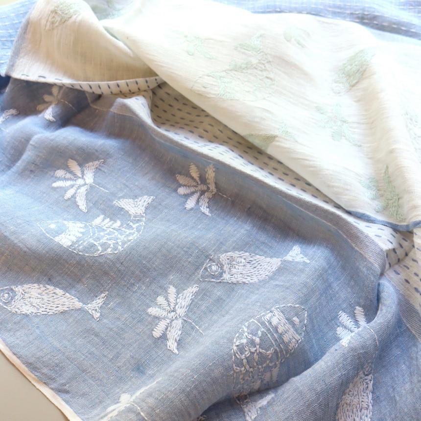 手刺繍 ストール 綿麻混 ブルーｘホワイト バイカラー 魚柄 カディ インド　 | ブランド登録なし | 07