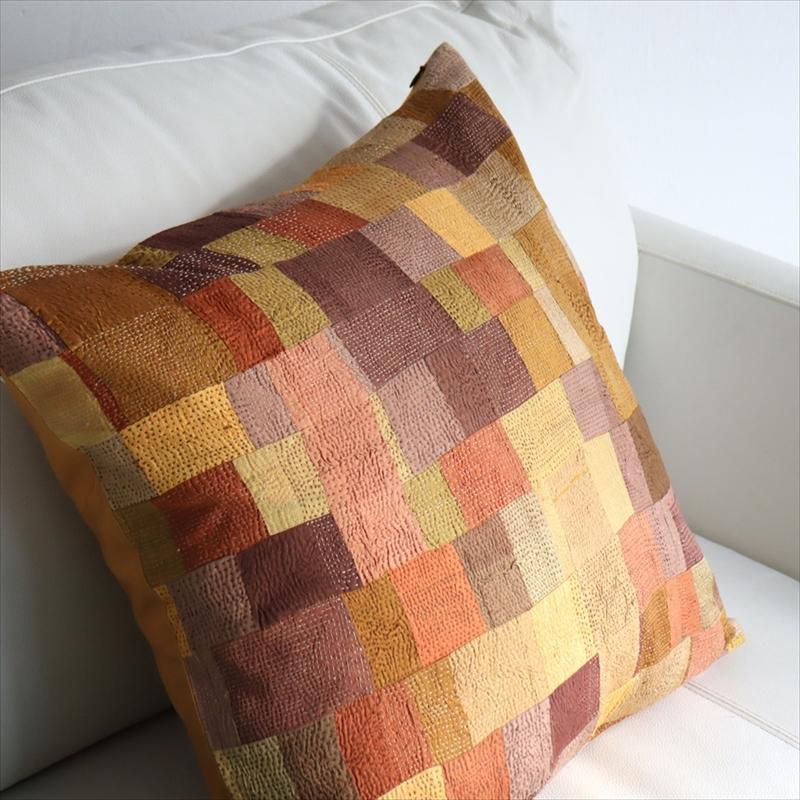 カンタ刺繍　シルク　クッションカバー50×50cmモザイクパッチワーク　ブラウン＆イエロー | ブランド登録なし | 01
