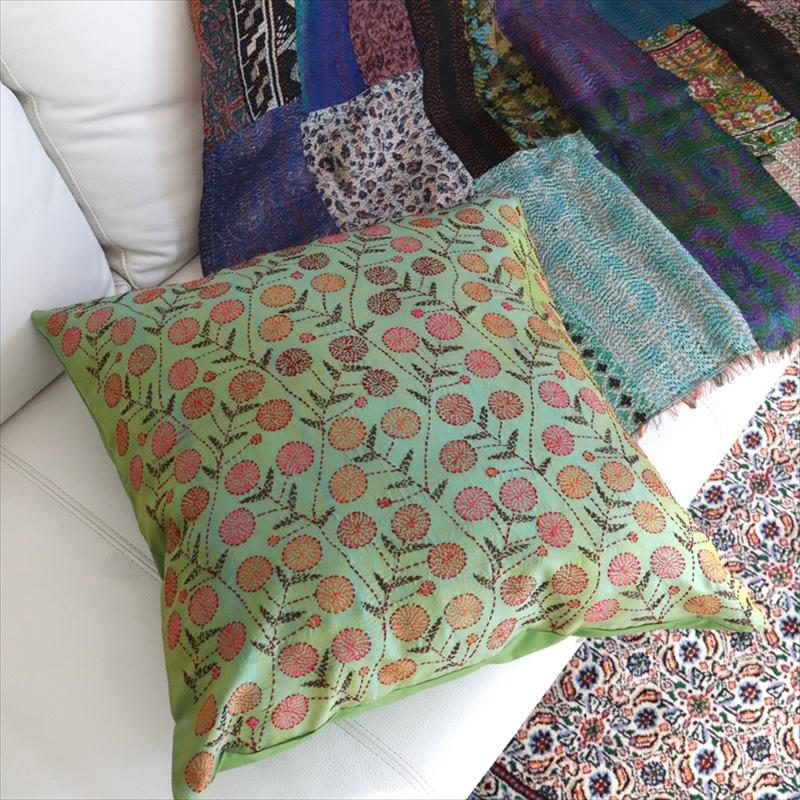 カンタ刺繍　シルク　クッションカバー44×44cmグリーンサテン　ザクロの実 | ブランド登録なし | 01