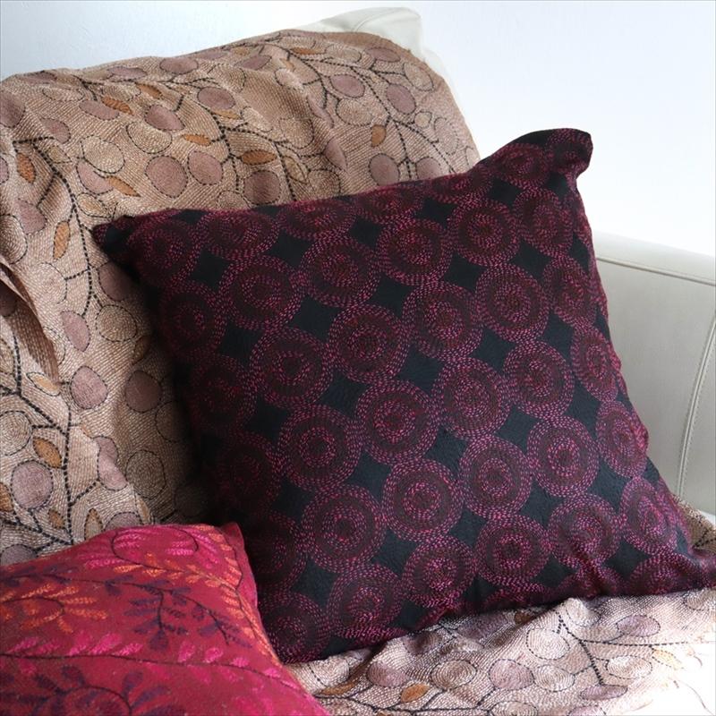 カンタ刺繍　シルク　クッションカバー44×42cmピンク　サークルパターン | ブランド登録なし | 01