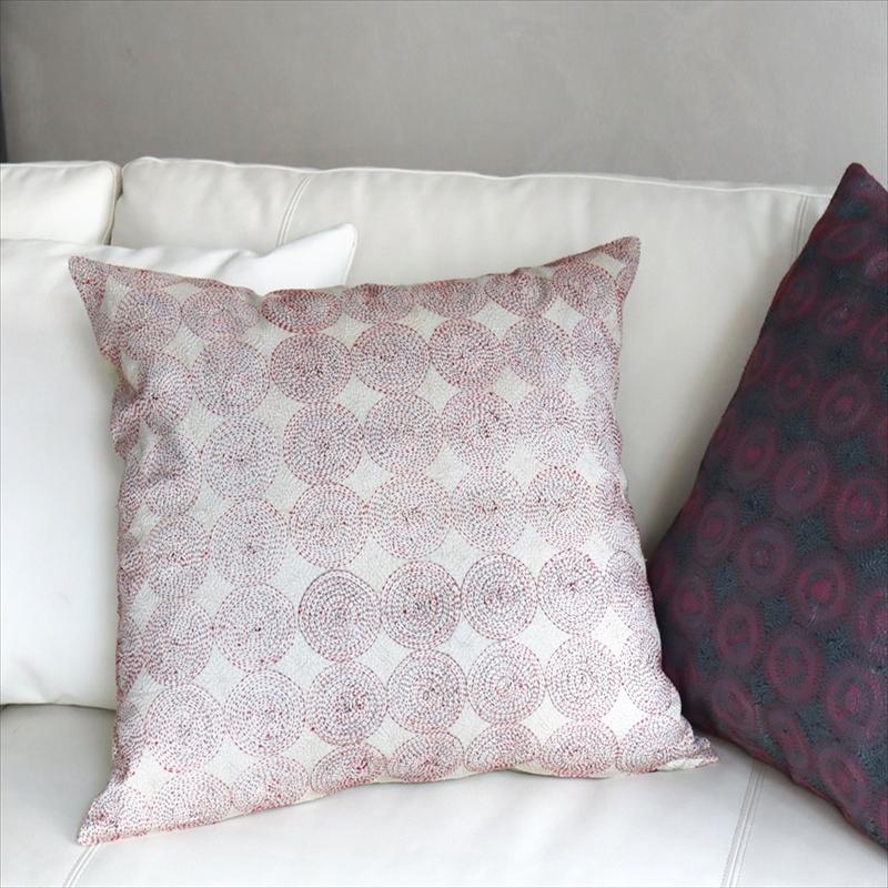 カンタ刺繍　シルク　クッションカバー49×49cmアイボリー　サークルパターン | ブランド登録なし | 01