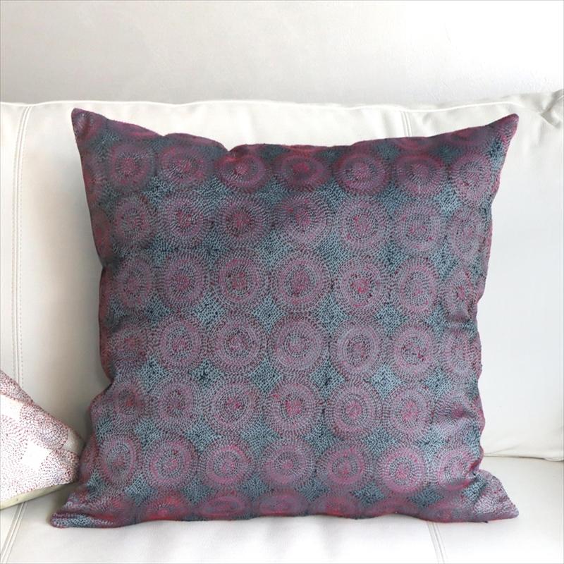カンタ刺繍　シルク　クッションカバー51×50cmグレー　サークルパターン | ブランド登録なし