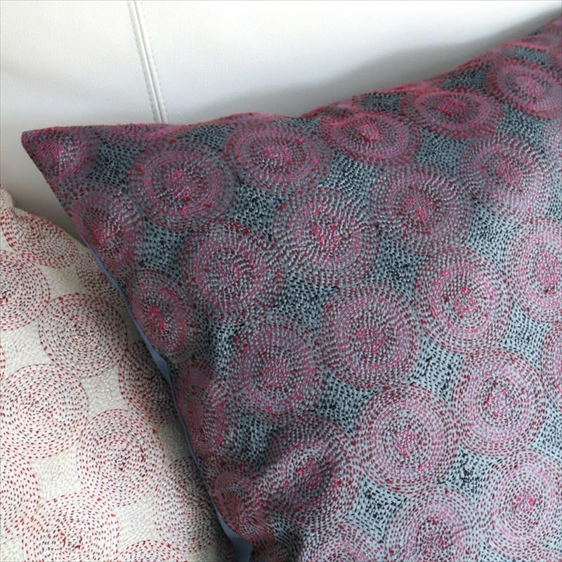 カンタ刺繍　シルク　クッションカバー51×50cmグレー　サークルパターン | ブランド登録なし | 02