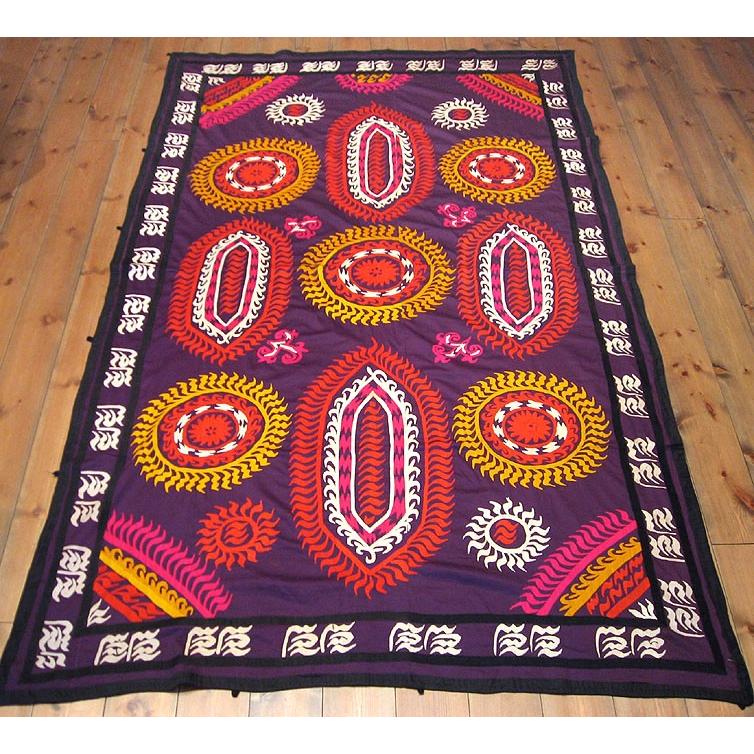 シルクの手刺繍スザニ ウズベキスタン スザンニ（suzani）紫に５つの黄色い太陽 | ブランド登録なし