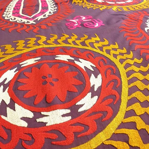 シルクの手刺繍スザニ ウズベキスタン スザンニ（suzani）紫に５つの黄色い太陽 | ブランド登録なし | 03