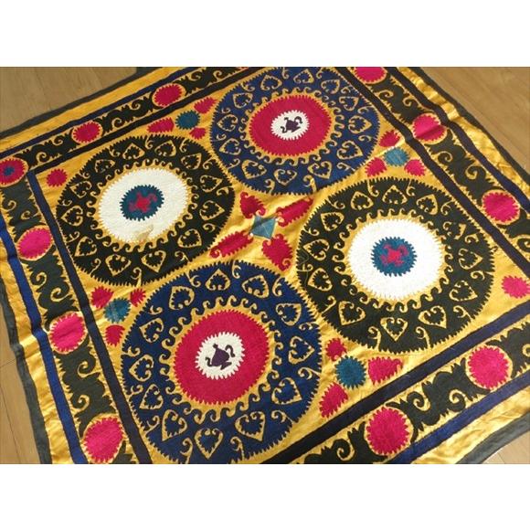 ウズベキスタン スザンニ（suzani）114×109cm鮮やかなイエロー/ピンク＆ブラック | ブランド登録なし | 03