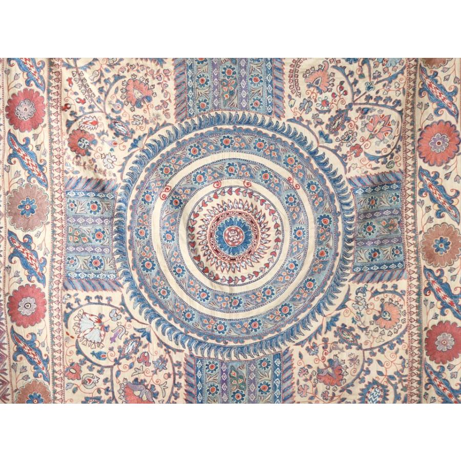 スザンニ刺繍・アンティークデザインリプロダクション 190x150cm サークルクロス・花とペイズリー | ブランド登録なし | 01