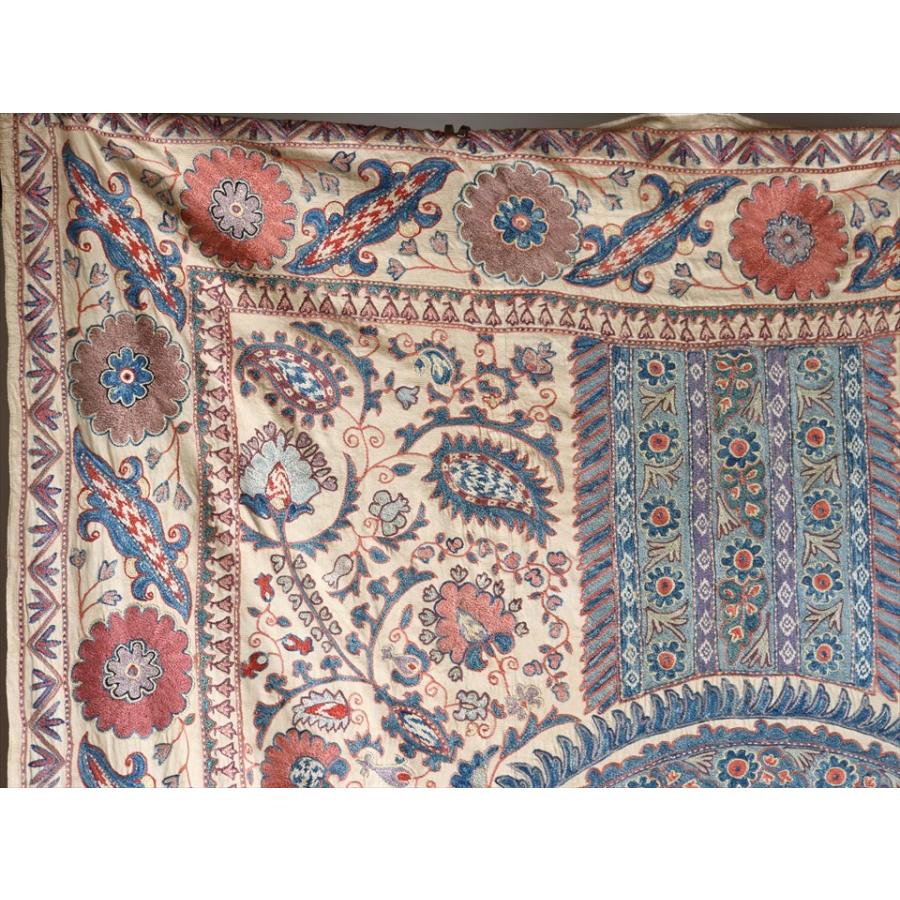 スザンニ刺繍・アンティークデザインリプロダクション 190x150cm サークルクロス・花とペイズリー | ブランド登録なし | 03