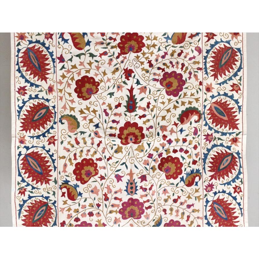 スザンニ刺繍・アンティークデザインリプロダクション 130x95cm アンティークデザインを複製した伝統柄/パルメットとすずらん | ブランド登録なし | 05