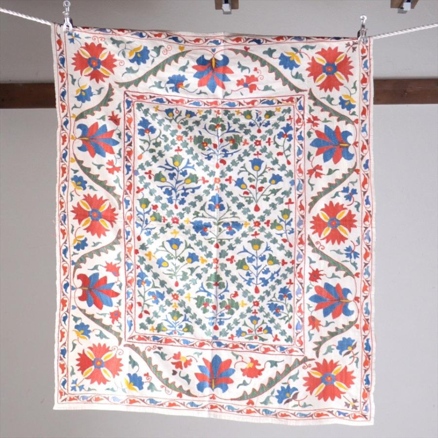 Suzani, Uzbekistan Suzani, Embroidary　ウズベキスタン・スザンニ刺繍布 115x94cm アンティークデザイン　咲き誇る花・トレリス　