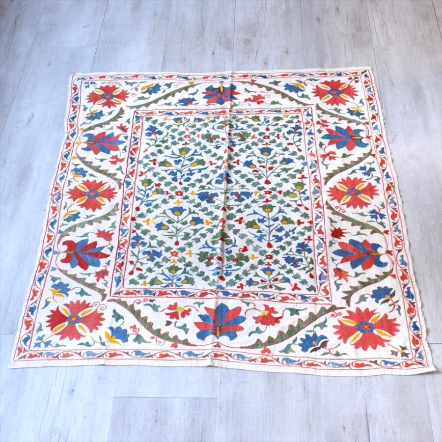 Suzani, Uzbekistan Suzani, Embroidary　ウズベキスタン・スザンニ刺繍布 115x94cm アンティークデザイン　咲き誇る花・トレリス　 | ブランド登録なし | 01