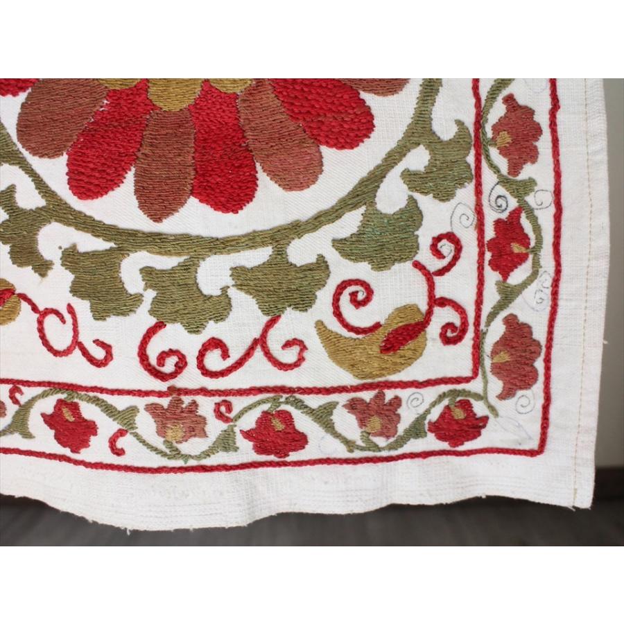 スザンニ刺繍・アンティークデザインリプロダクション 154x102cm アンティークデザインを複製した伝統柄/生命の樹・大輪の花 | ブランド登録なし | 12