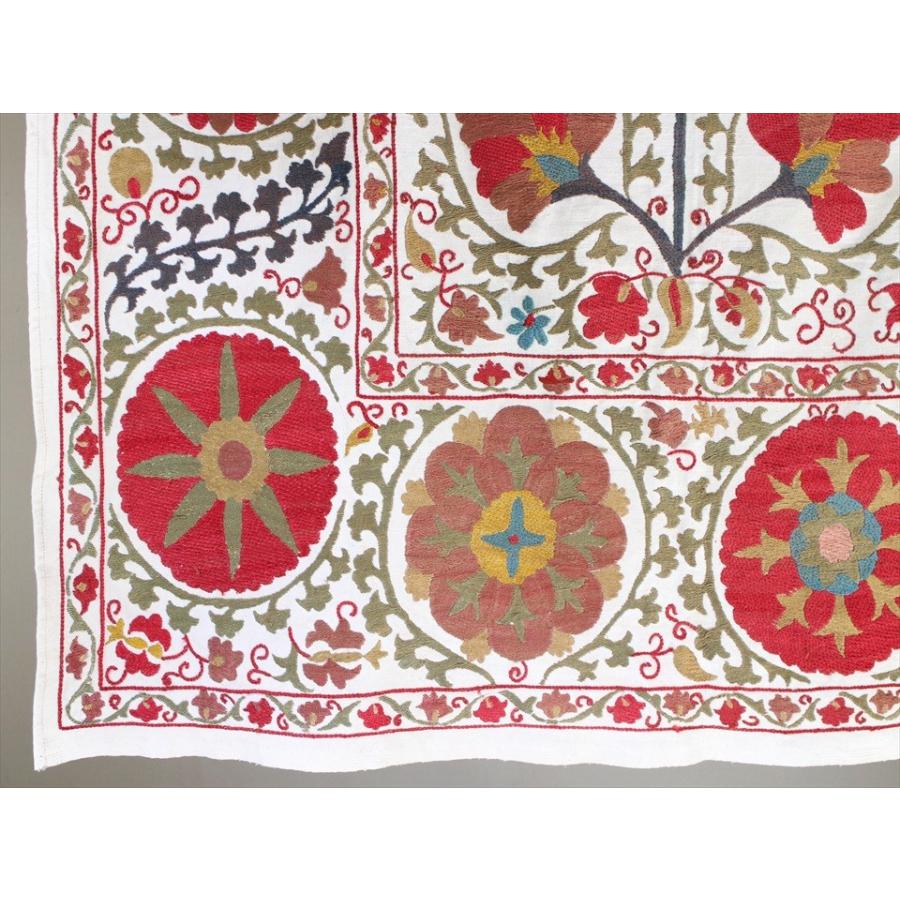 スザンニ刺繍・アンティークデザインリプロダクション 154x102cm アンティークデザインを複製した伝統柄/生命の樹・大輪の花 | ブランド登録なし | 05