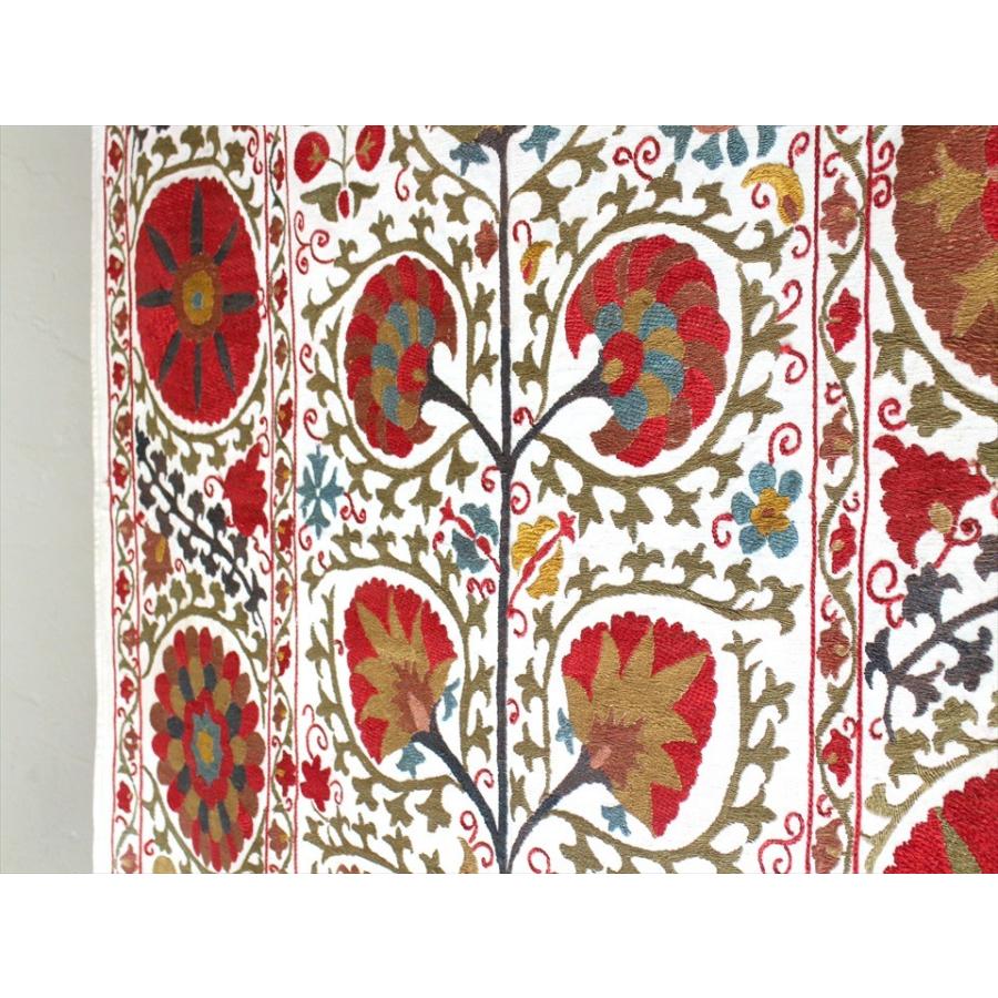 スザンニ刺繍・アンティークデザインリプロダクション 154x102cm アンティークデザインを複製した伝統柄/生命の樹・大輪の花 | ブランド登録なし | 08