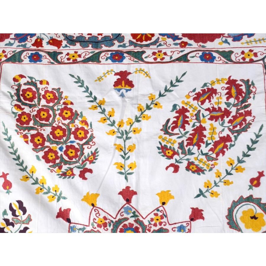 スザンニ刺繍・アンティークデザインリプロダクション  185x154cm Suzani, Uzbekistan Suzani, Embroidary Nurata フラワーブーケ | ブランド登録なし | 05