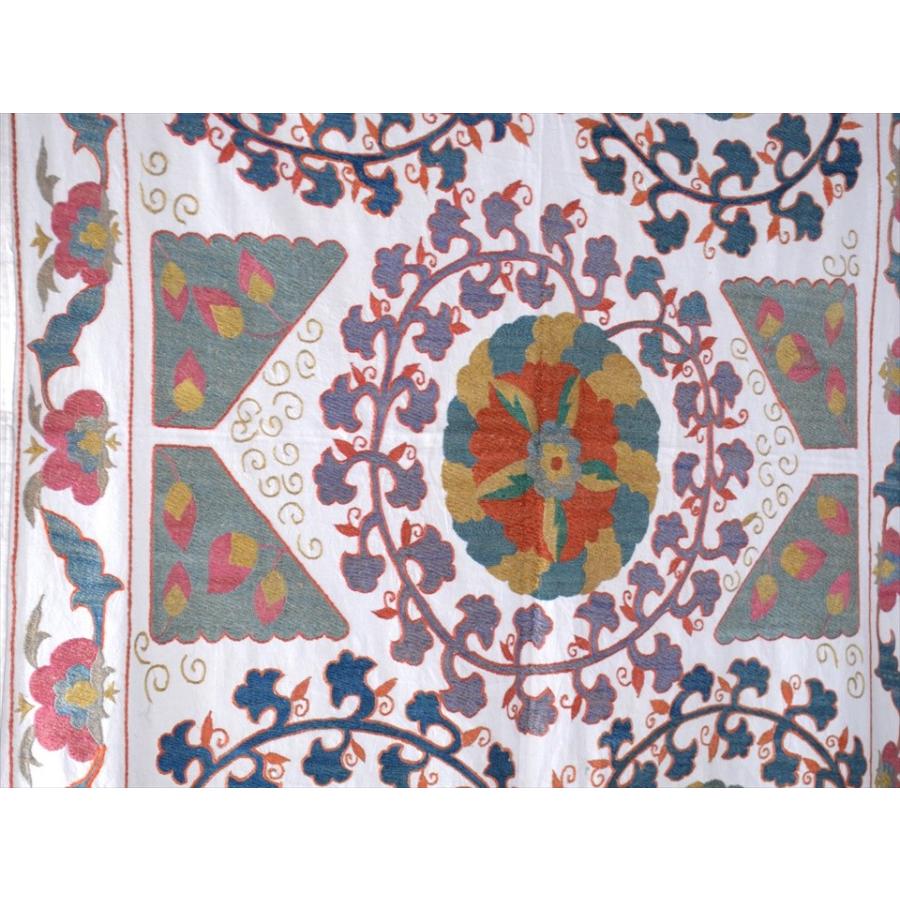 ウズベキスタン・スザンニ刺繍布　アンティークデザイン 160x90cm ５つの大きな花　Suzani, Uzbekistan Suzani, Embroidary | ブランド登録なし | 03