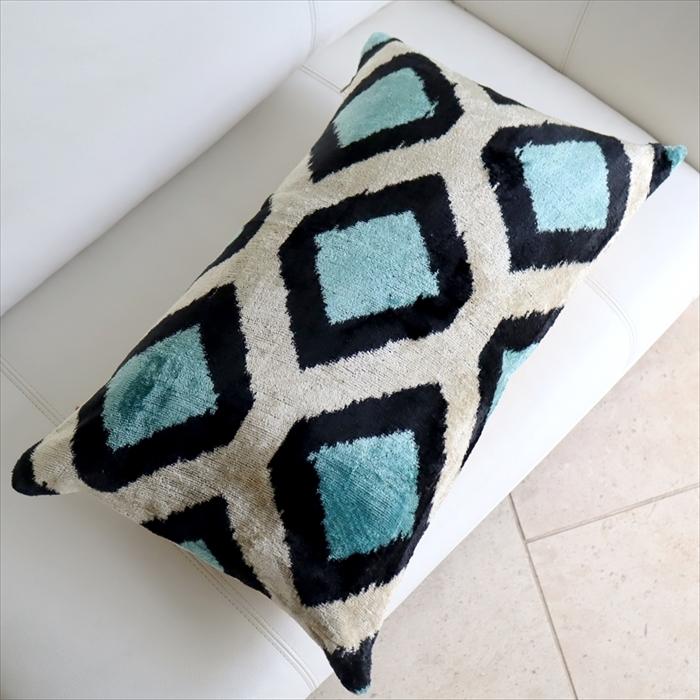 ウズベキスタン アトラス(イカット 絣) クッション 横長クッション