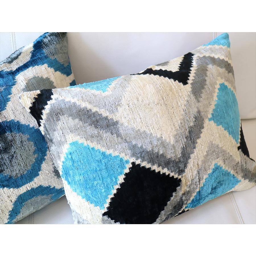 アトラス(イカット 絣) クッションカバー50x39cm ライトブルー＆グレー ひし形モチーフの画像