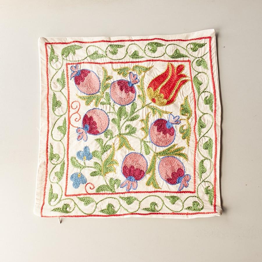 スザンニ刺繍 クッションカバー 40×42cm ウズベキスタン Suzani スザニ ザクロの実の画像