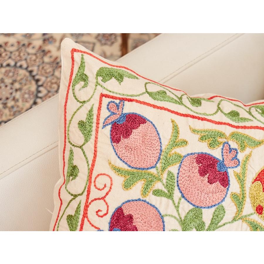スザンニ刺繍 クッションカバー 40×42cm ウズベキスタン Suzani スザニ ザクロの実の画像