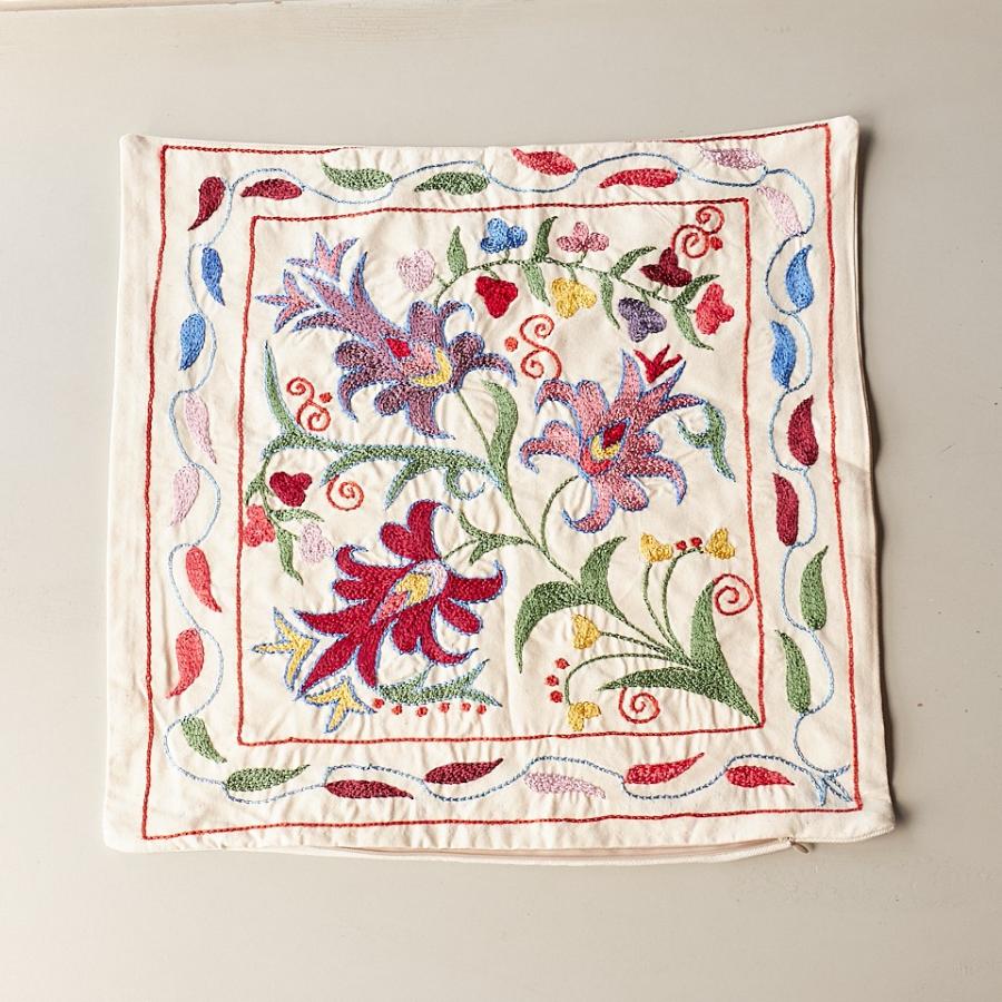 スザンニ刺繍 クッションカバー 45×44cm ウズベキスタン Suzani スザニの画像