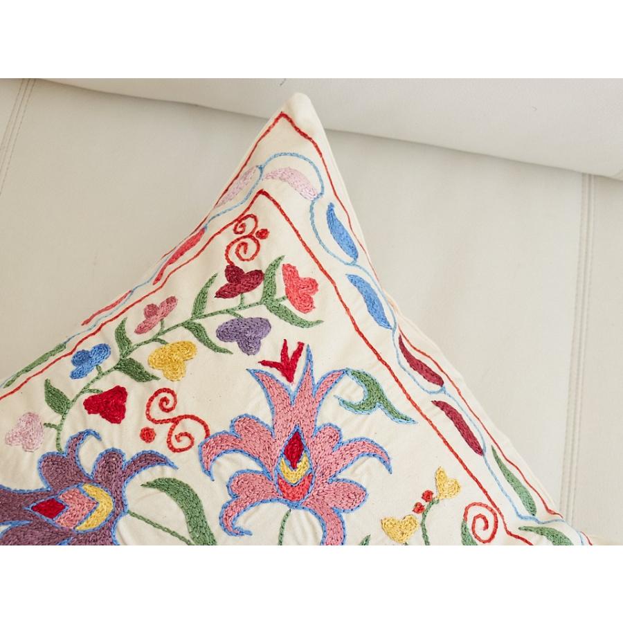 スザンニ刺繍 クッションカバー 45×44cm ウズベキスタン Suzani スザニの画像