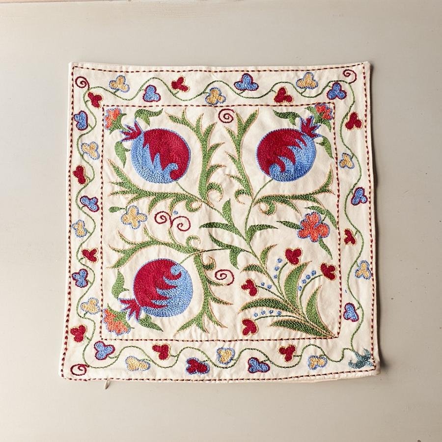 スザンニ刺繍 クッションカバー 46×44cm ウズベキスタン Suzani スザニ ザクロの実の画像